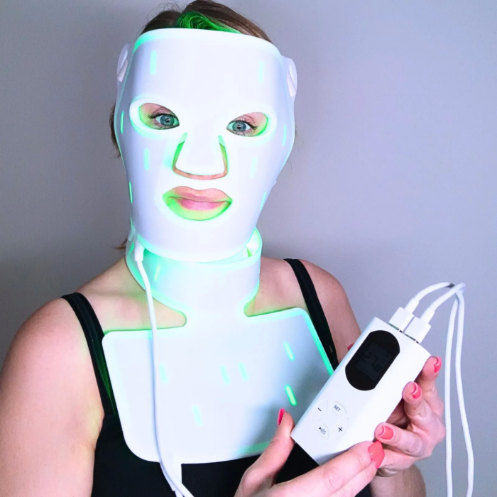 MedAes Led masker lichttherapie LM01 voor gezicht, nek en borst – 7 lichtmodi in situatie groon licht voorkant