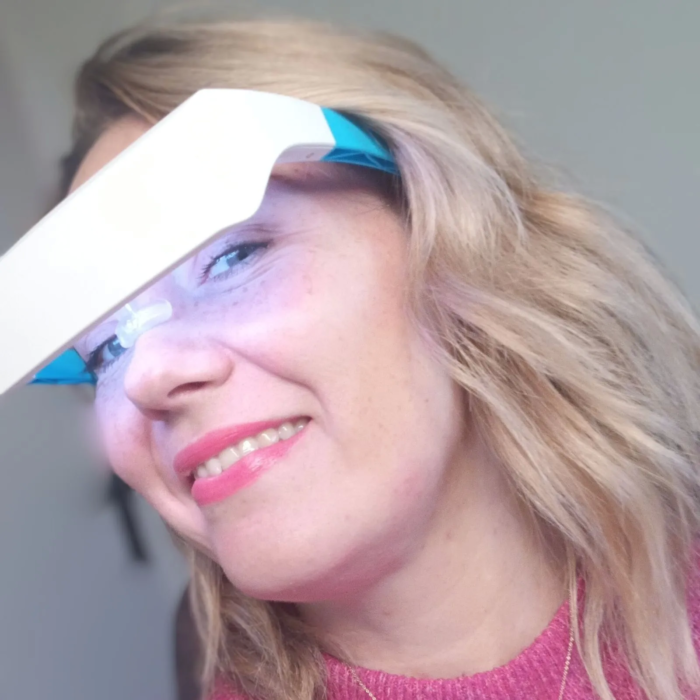 MedAes Lichttherapiebril MA48PRO in situatie