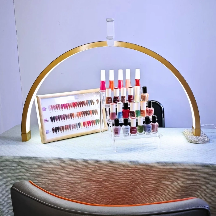 ILLUXE IL10 – Manicure LED Moonlight goud met glitters product foto insituatie