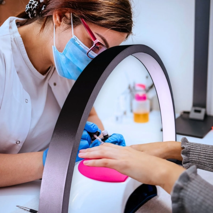 ILLUXE IL10 – Manicure LED Moonlight zwart product foto in situatie